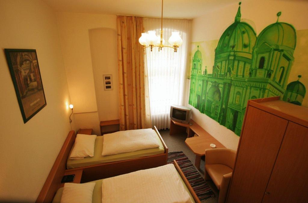 Hotel - Pension Am Schloss Bellevue Берлин Номер фото